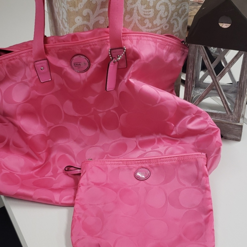 Coach overnight weekender bag hot pink